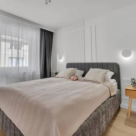 My Praga Nest Metro Szwedzka Ac&parking 아파트 *