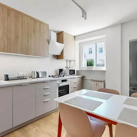 My Praga Nest Metro Szwedzka Ac&parking 아파트