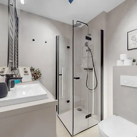아파트 My Praga Nest Metro Szwedzka Ac&parking 바르샤바